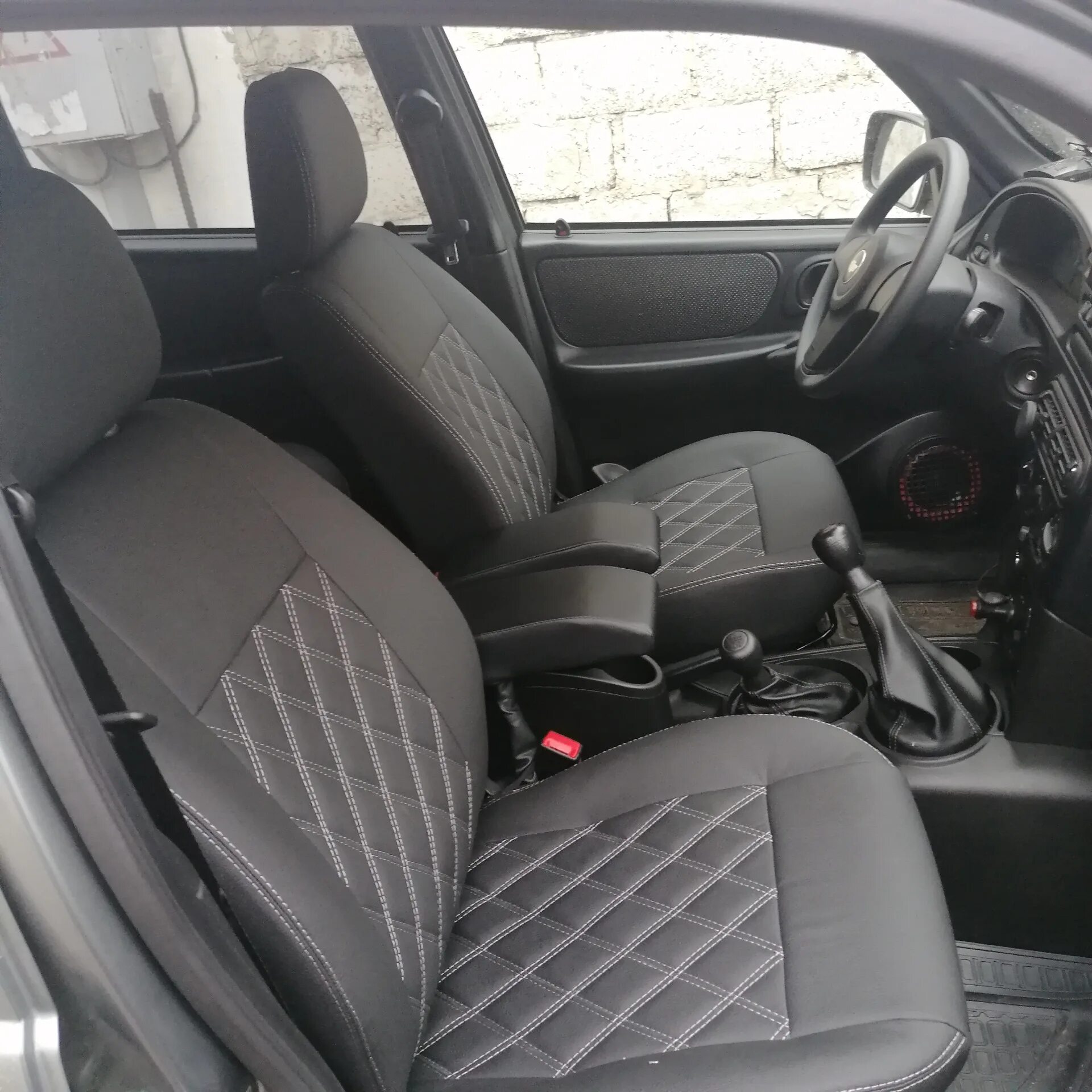 Нива шевроле фото сидений Перетяжка сидений - Chevrolet Niva GLX, 1,7 л, 2019 года стайлинг DRIVE2