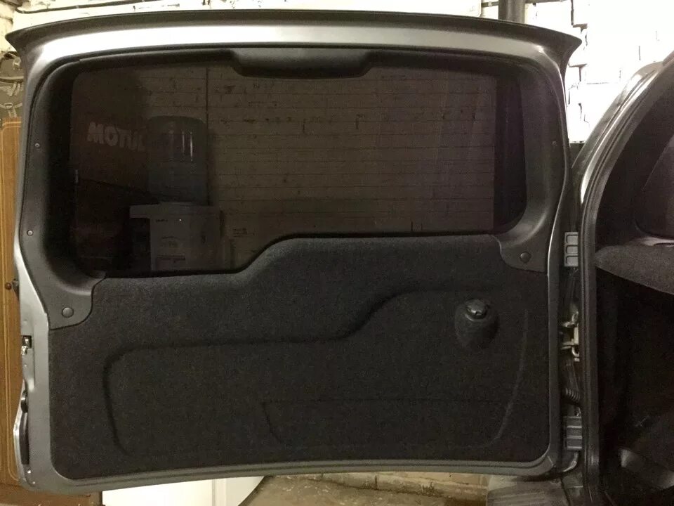 Нива шевроле фото задней двери Проклейка задней (пятой) двери. - Chevrolet Niva, 1,7 л, 2013 года тюнинг DRIVE2