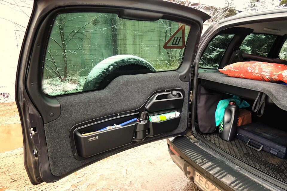 Нива шевроле фото задней двери Органайзер и карман задней двери. - Chevrolet Niva, 1,7 л, 2017 года аксессуары 