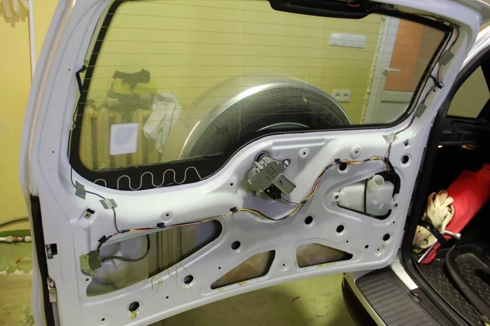 Нива шевроле фото задней двери инструмент на заднюю дверь - Chevrolet Niva, 1,7 л, 2011 года аксессуары DRIVE2