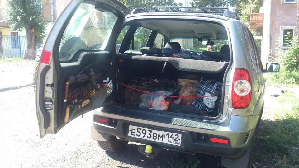 Нива шевроле фото задней двери Фиксатор двери багажника Шевроле Нивы. усиление его фиксации обошлось всего в 10
