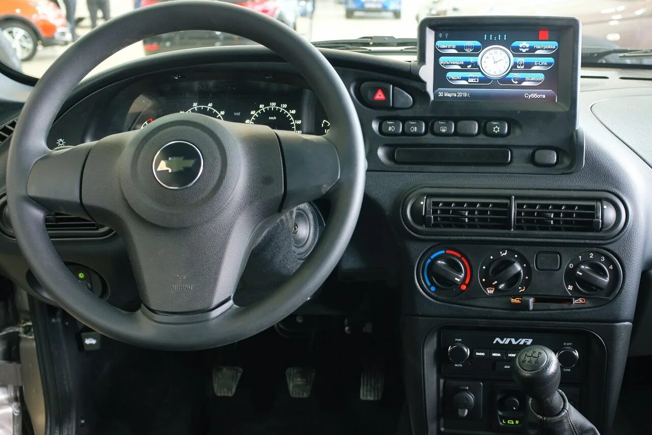 Нива шевроле комплектация цена фото Новая комплектация Chevrolet NIVA LEM