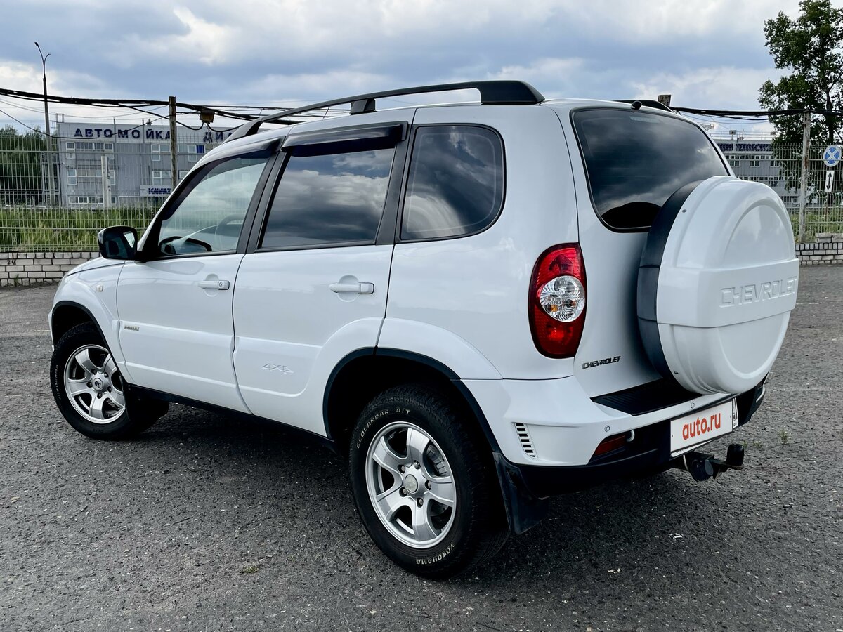 Нива шевроле комплектация цена фото Купить б/у Chevrolet Niva I Рестайлинг 1.7 MT (80 л.с.) 4WD бензин механика в Ни
