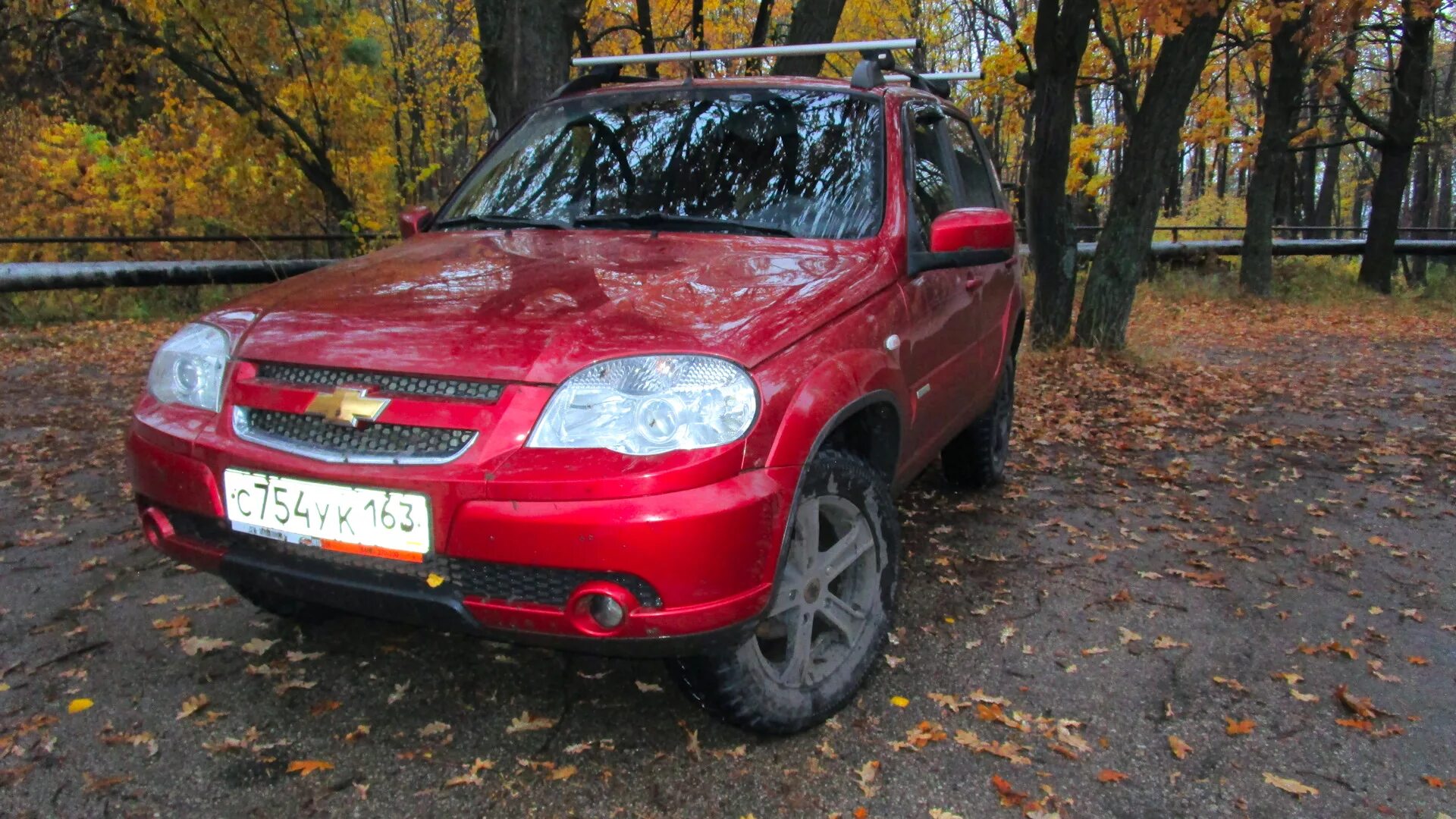Нива шевроле красная фото Осенняя прогулка на Шниве - Chevrolet Niva, 1,7 л, 2013 года покатушки DRIVE2