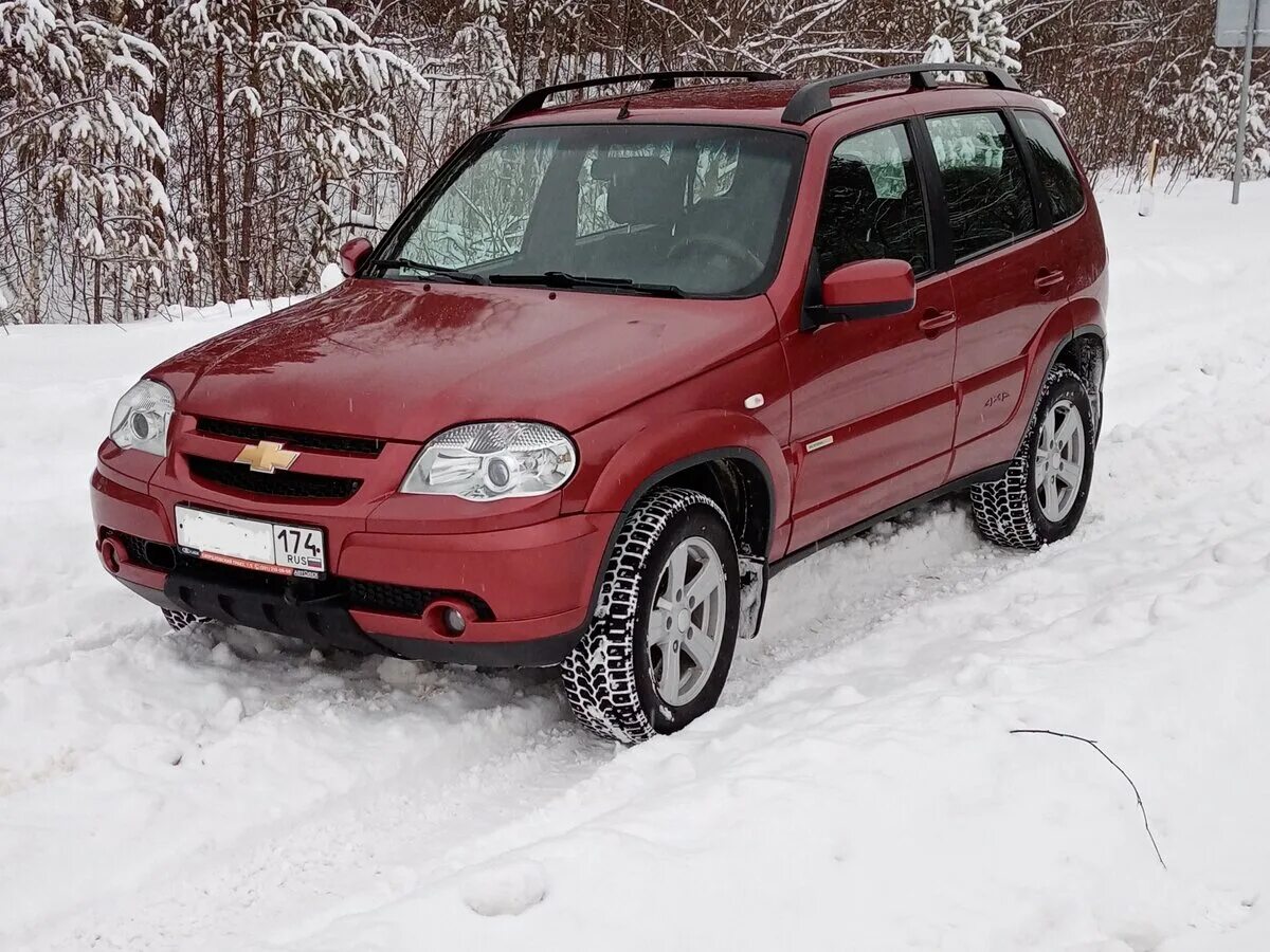 Нива шевроле красная фото Купить б/у Chevrolet Niva I Рестайлинг 1.7 MT (80 л.с.) 4WD бензин механика в Че