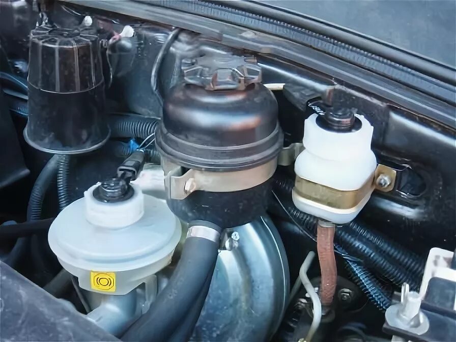 Нива шевроле куда заливать тормозную жидкость фото Chevy-Niva * Просмотр темы - Датчики уровней омывающей и охлаждающей жидкостей