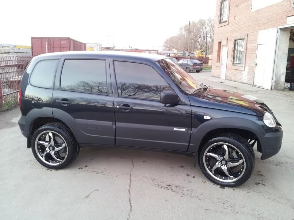 Нива шевроле на 18 колесах фото 19" на ниве - Chevrolet Niva, 1,7 л, 2012 года колёсные диски DRIVE2