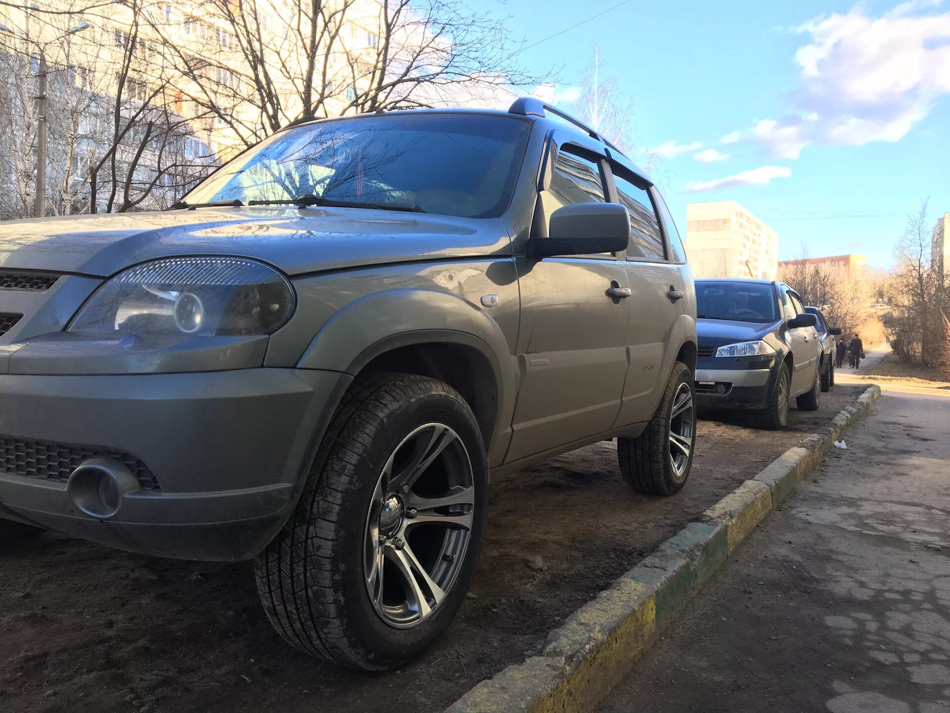 Нива шевроле на 18 колесах фото Не большой анонс))) - Chevrolet Niva, 1,7 л, 2010 года колёсные диски DRIVE2