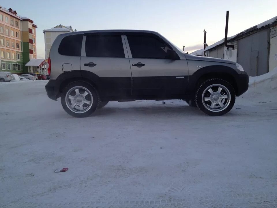 Нива шевроле на 18 колесах фото 18 тапки - Chevrolet Niva, 1,7 л, 2011 года колёсные диски DRIVE2