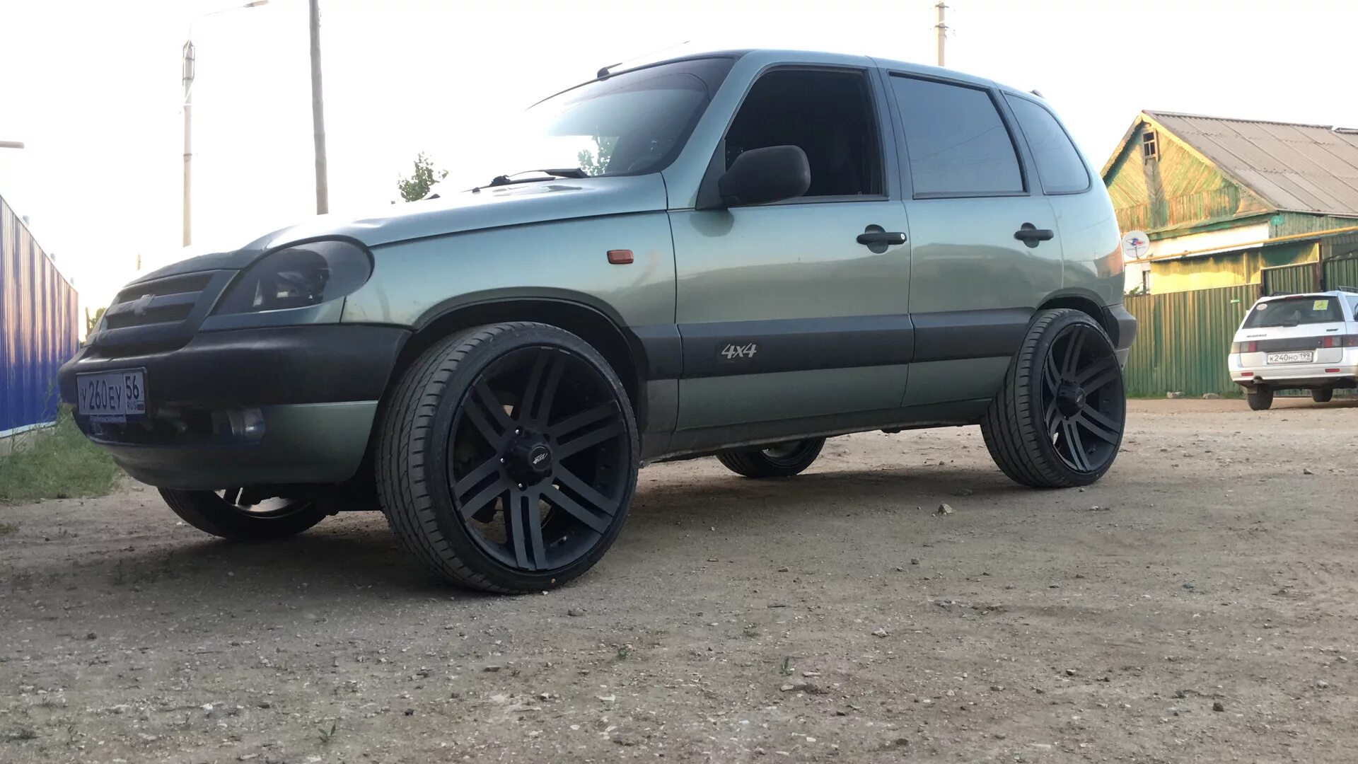 Нива шевроле на 18 колесах фото 20 колеса в Шевик - Chevrolet Niva, 1,8 л, 2007 года колёсные диски DRIVE2