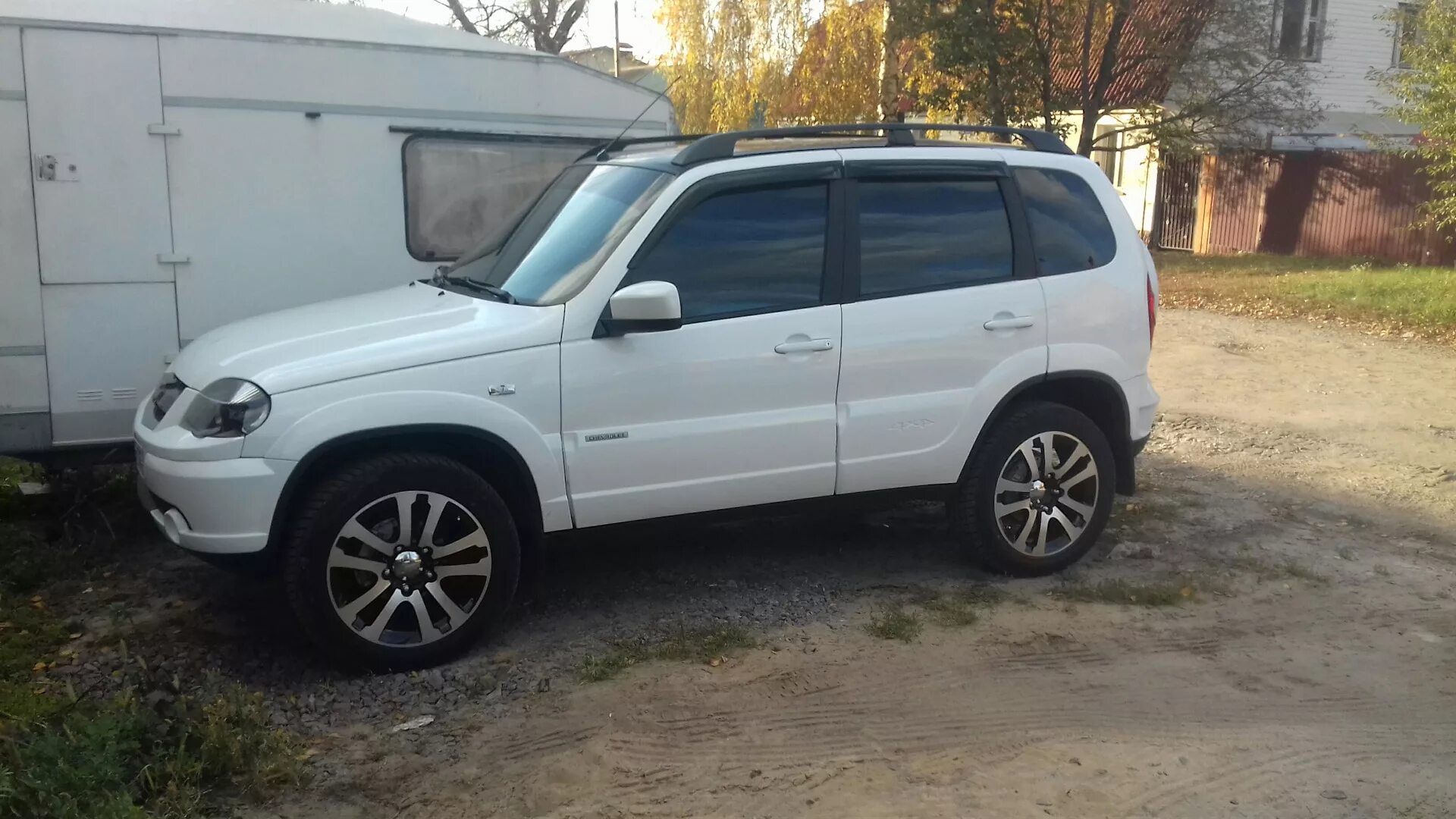 Нива шевроле на 18 колесах фото Новые КОЛЕСЯКИ НА НИВУ. - Chevrolet Niva, 1,7 л, 2017 года просто так DRIVE2