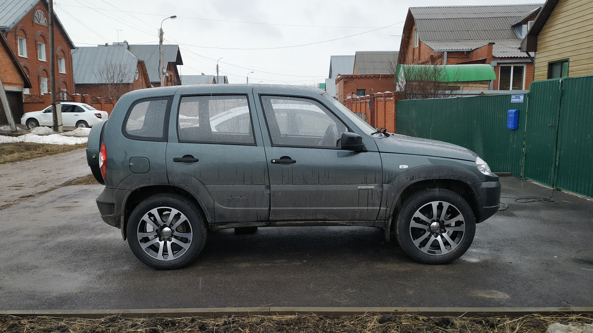 Нива шевроле на 18 колесах фото Новые колеса R18 - Chevrolet Niva, 1,7 л, 2012 года колёсные диски DRIVE2