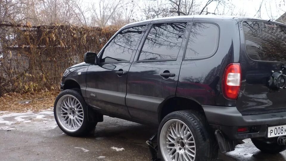 Нива шевроле на выносных дисках фото Chevrolet Niva 1.7 бензиновый 2008 на DRIVE2