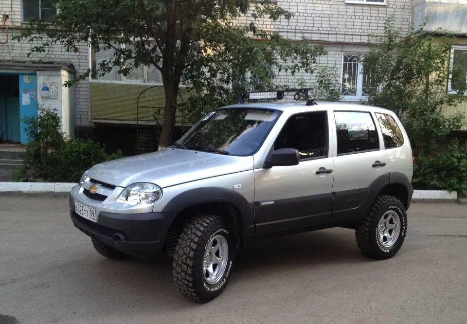 Нива шевроле на выносных дисках фото Стало скучно? поменяй диски! - Chevrolet Niva, 2 л, 2013 года колёсные диски DRI