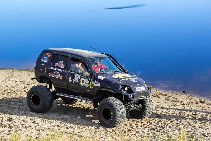 Нива шевроле офф роуд тюнинг Chevrolet Niva editorial photo. Image of outside, automobile - 59432751