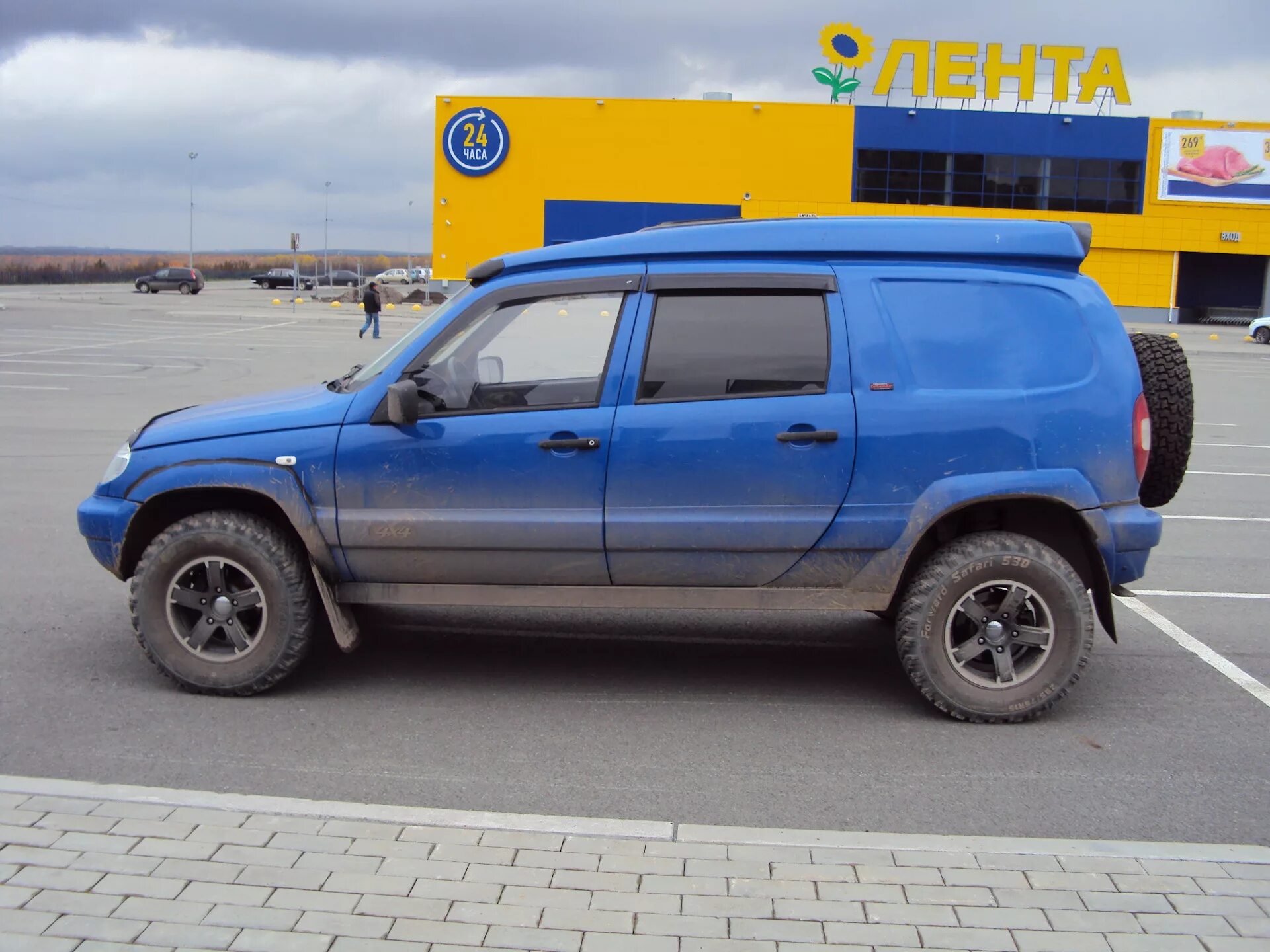 Нива шевроле пикап фото Ну вот и начались обычные будни "Бронтозавра" - Chevrolet Niva, 1,8 л, 2008 года