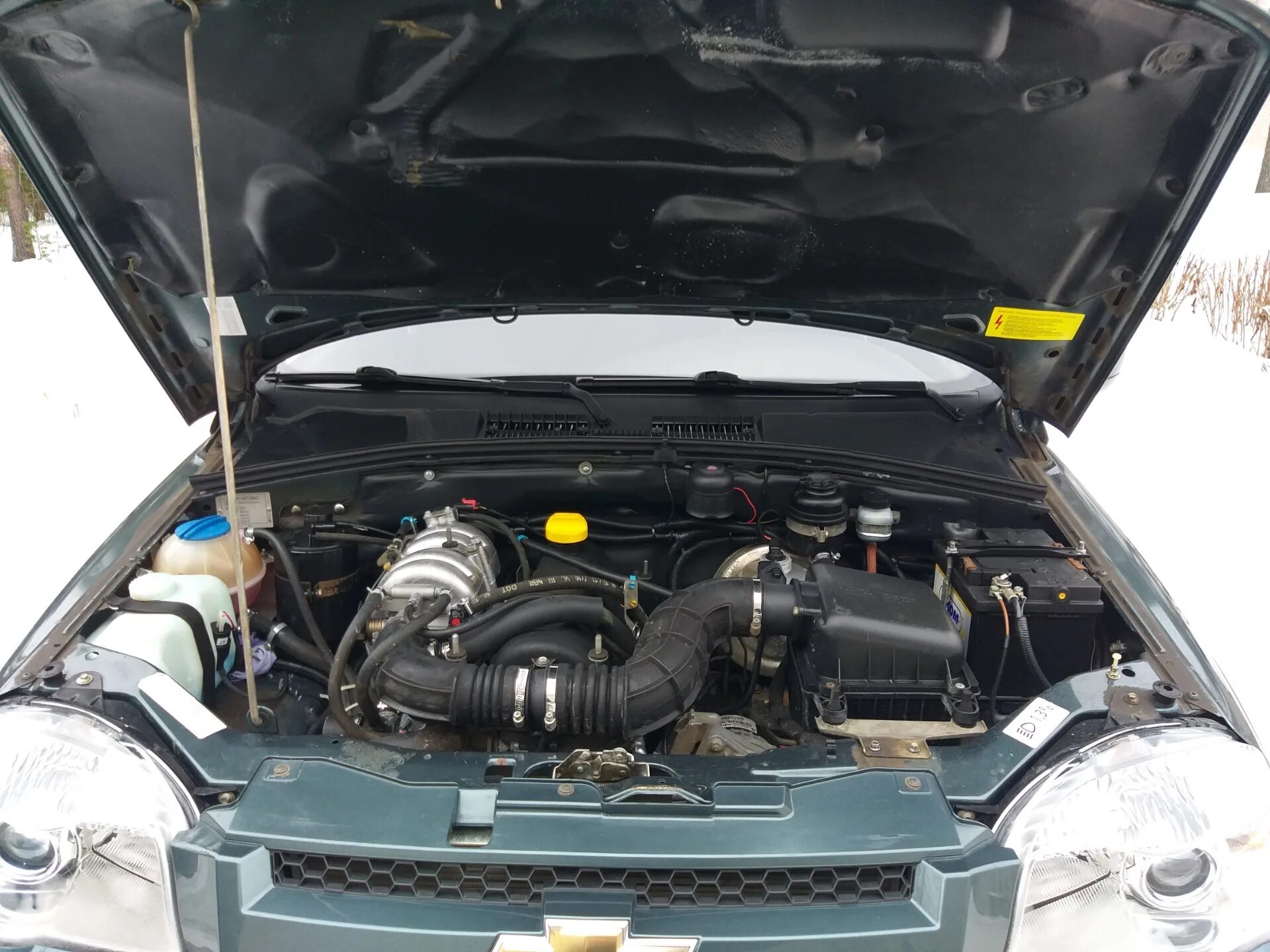 Нива шевроле подкапотное пространство фото И снова поломка . - Chevrolet Niva GLX, 1,7 л, 2013 года наблюдение DRIVE2
