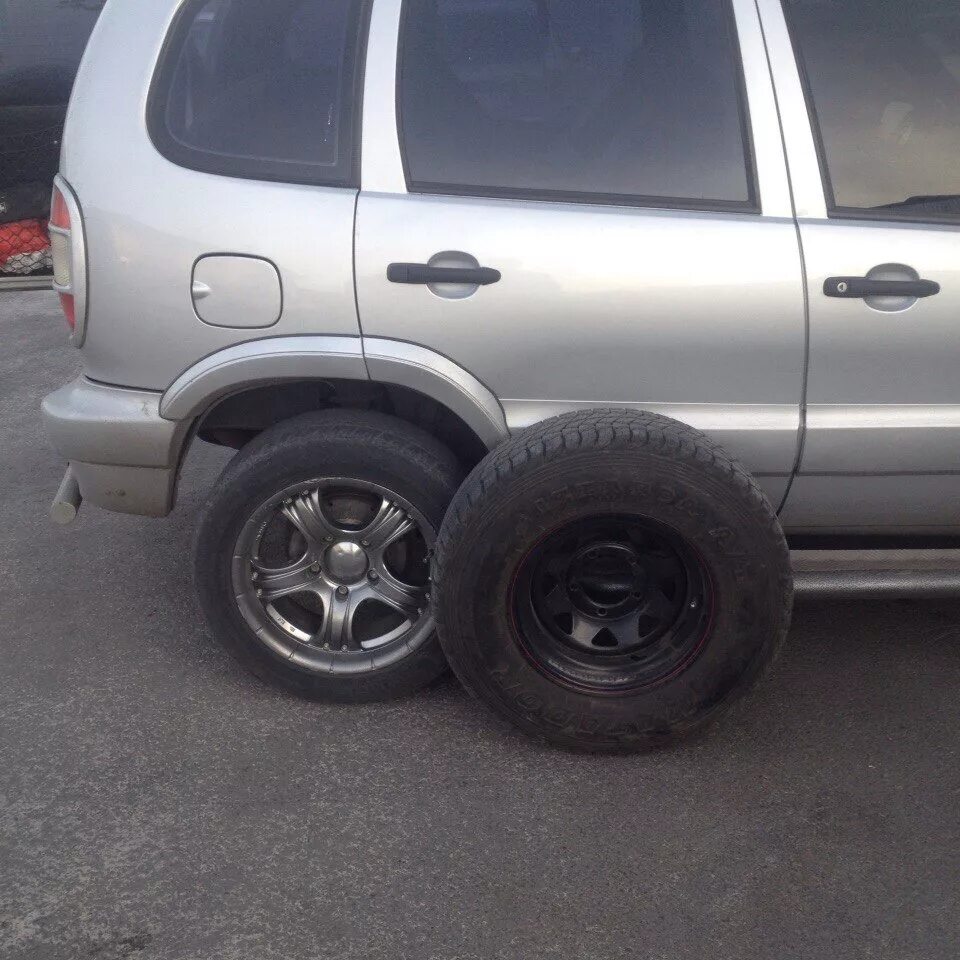 Нива шевроле резина фото новые колесики 235/75 R15 - Chevrolet Niva, 1,7 л, 2005 года колёсные диски DRIV
