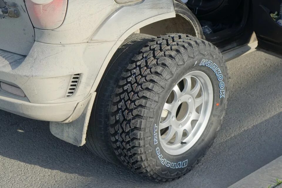 Нива шевроле резина фото 3-й комплект колёс (Henkook RT03+ВСМПО Гелиос) - Chevrolet Niva, 1,7 л, 2010 год