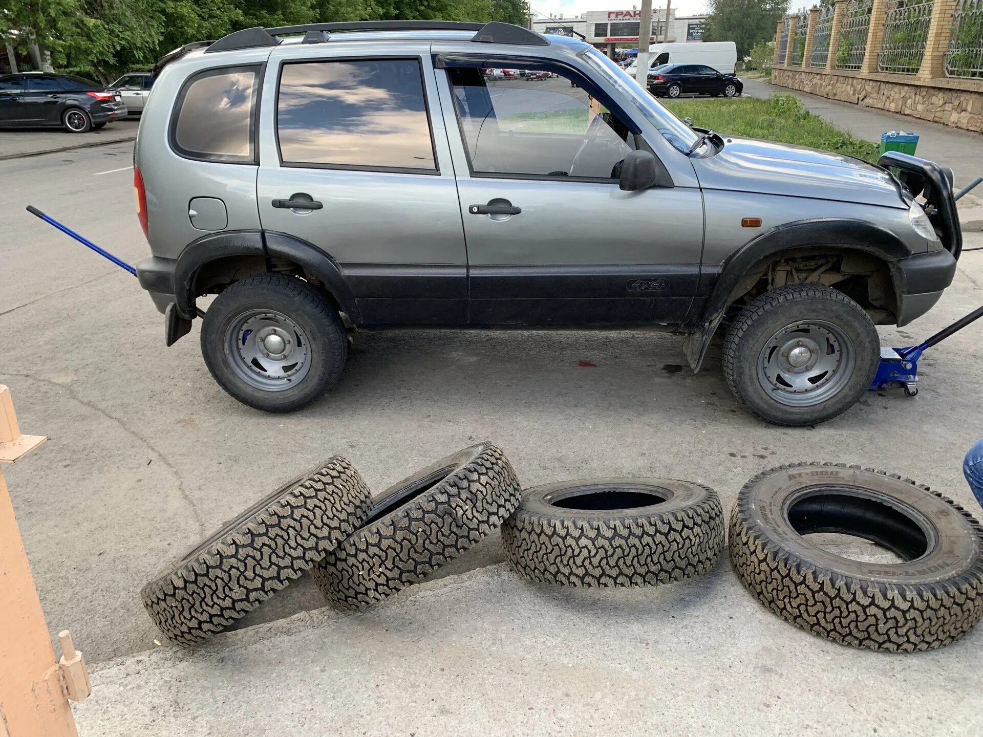 Нива шевроле резина фото Какая резина на ниву шевроле LkbAuto.ru