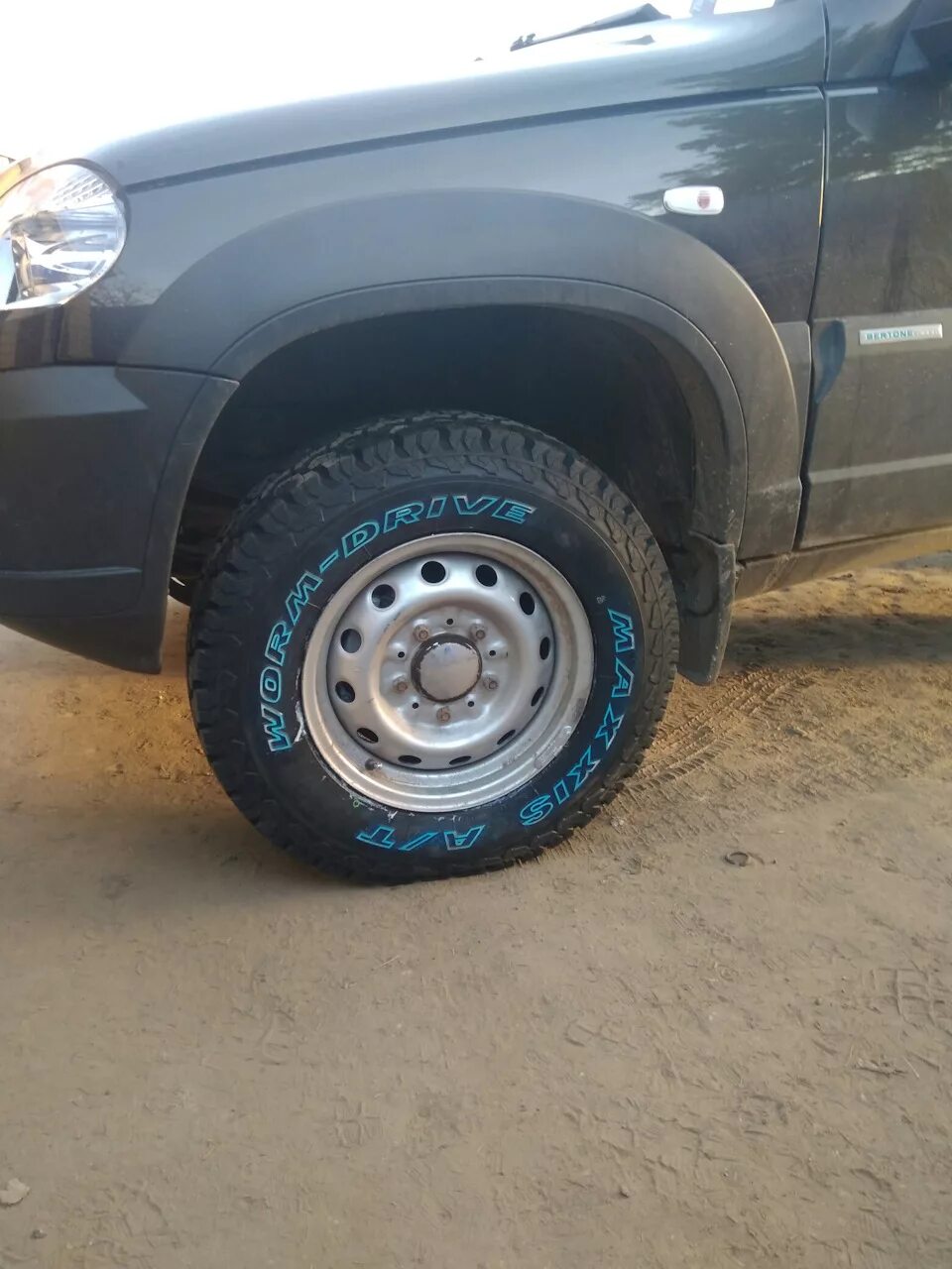 Нива шевроле резина фото Резина - Chevrolet Niva GLX, 1,7 л, 2014 года шины DRIVE2