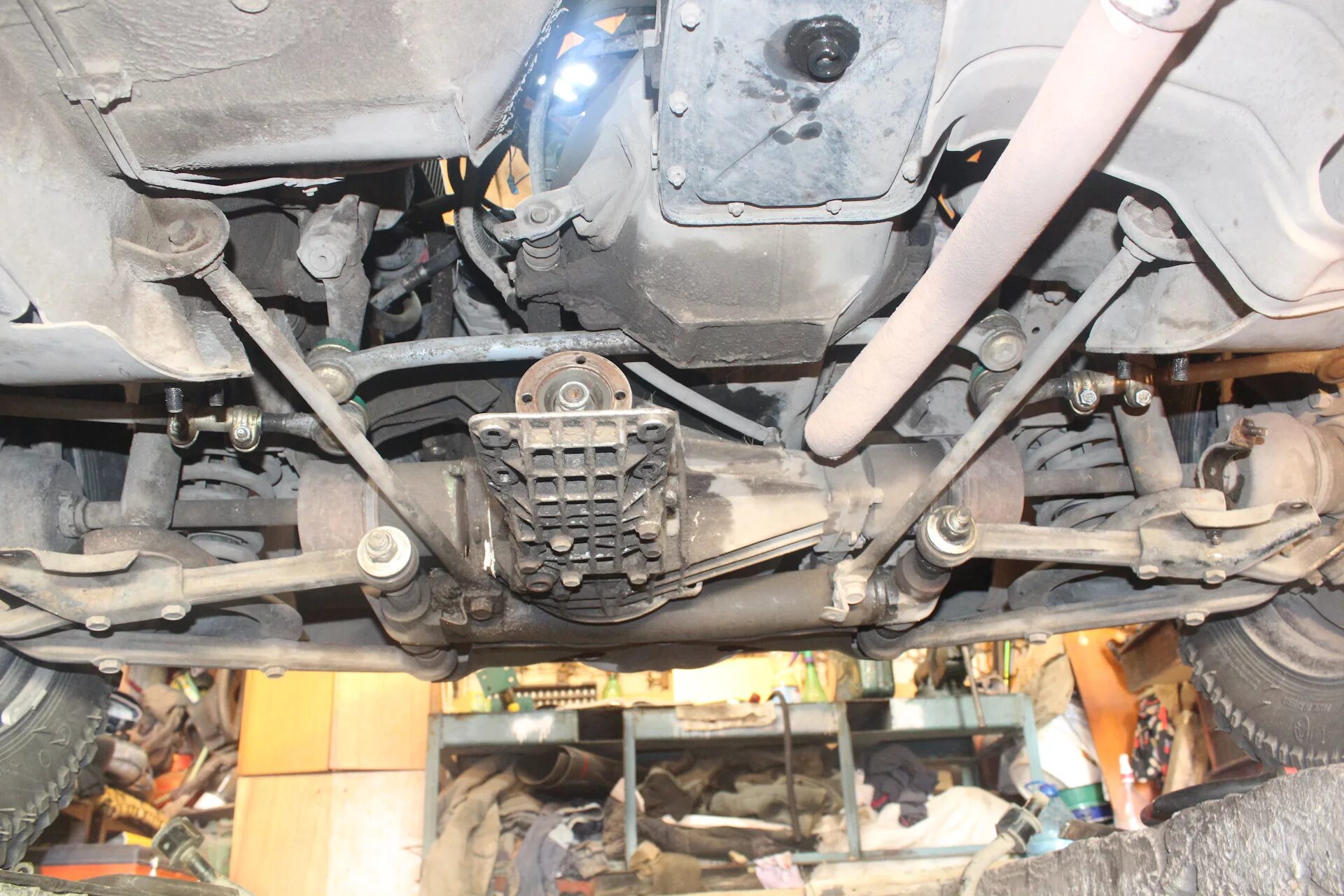 Нива шевроле с абс фото снизу Подробное снятие КПП, шевроле нива 2123 Ч.1 - Chevrolet Niva, 1,7 л, 2008 года с