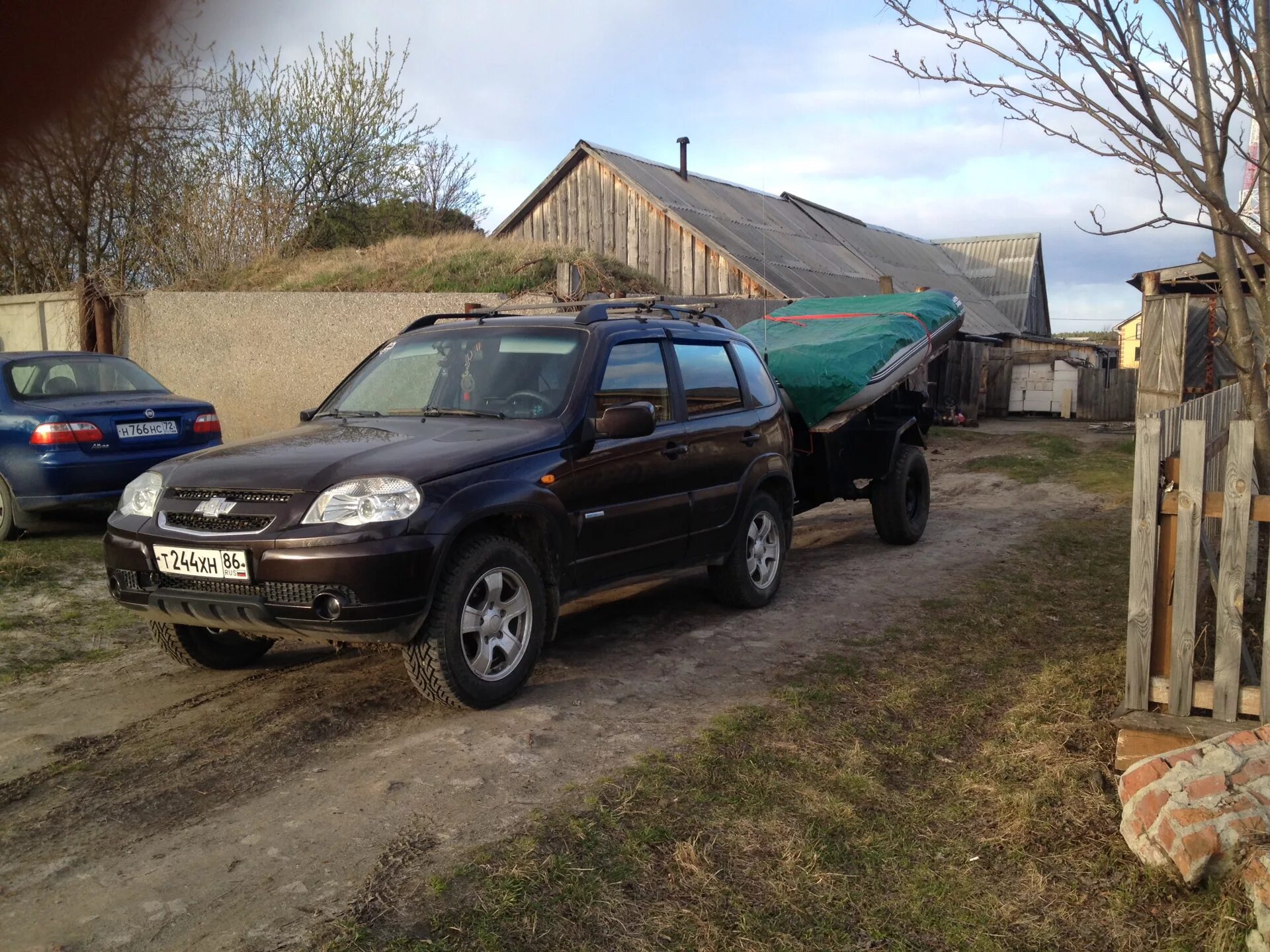 Нива шевроле с прицепом фото Прицеп от УАЗа на шеви ниву? Пфф. - Chevrolet Niva, 1,7 л, 2010 года прикол DRIV