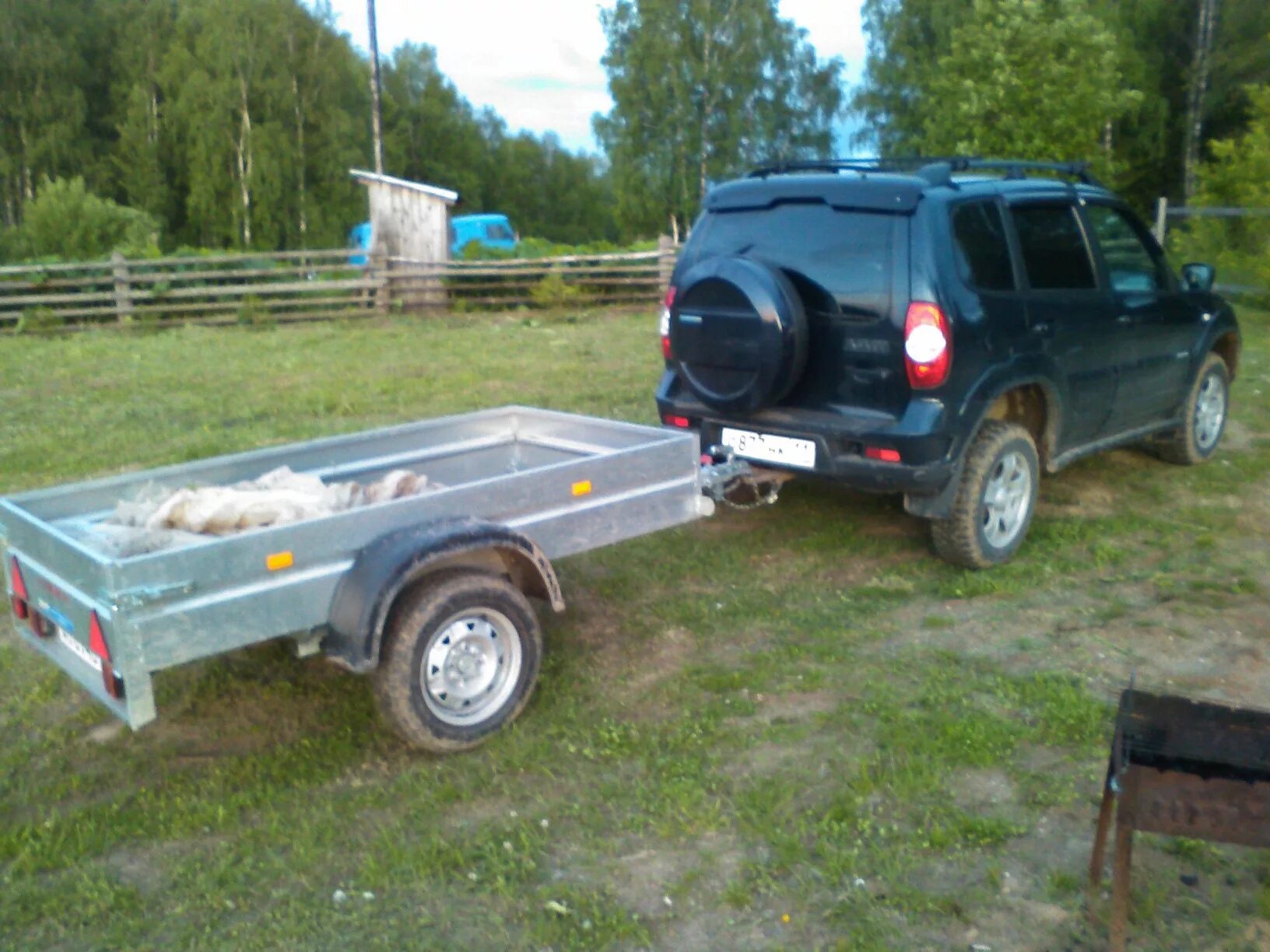 Нива шевроле с прицепом фото Прицеп МЗСА "Компакт" или Бизнес по-русски. - Chevrolet Niva, 1,7 л, 2012 года а