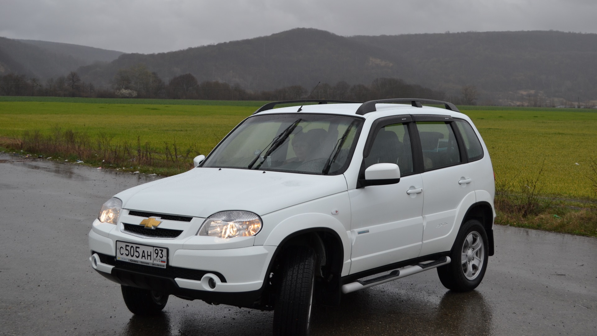 Нива шевроле смотреть фото Chevrolet Niva 1.7 бензиновый 2013 БЕЛАЯ ЗАЯ на DRIVE2