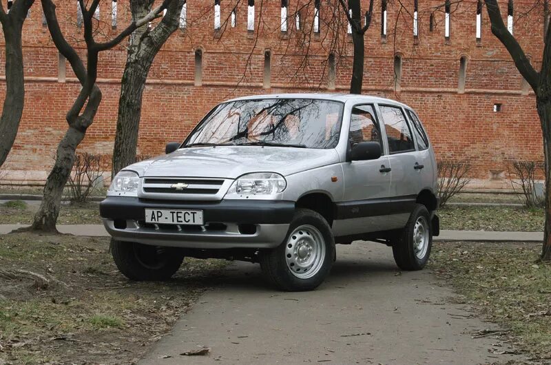 Нива шевроле старого образца фото Chevrolet Niva фото № 32799 автомобильная фотогалерея Chevrolet Niva на Авторыно