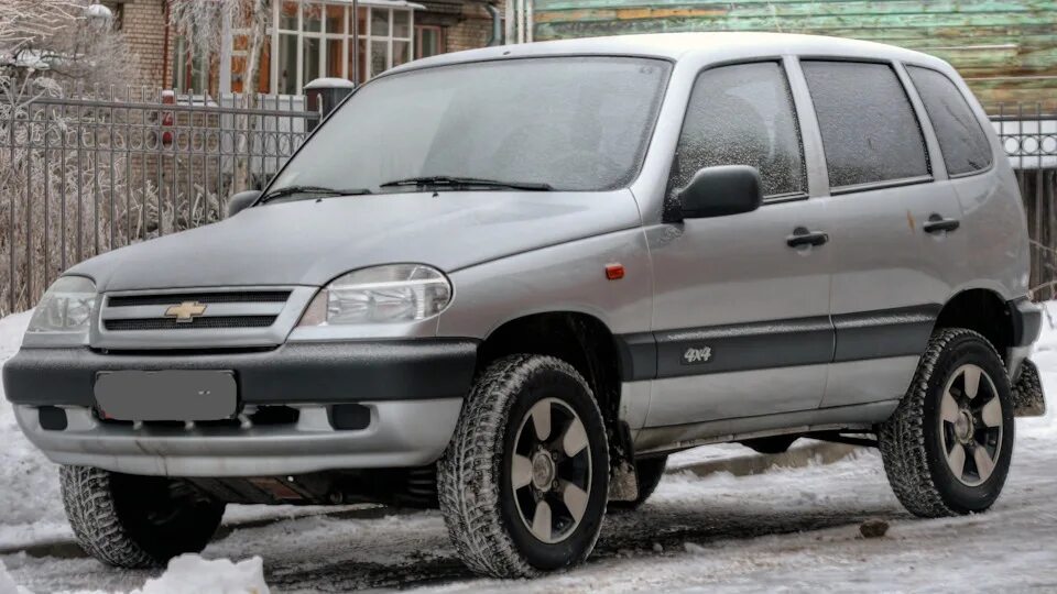 Нива шевроле старого образца фото Обновляем Ниву запчастями Lynx - Chevrolet Niva GLX, 1,7 л, 2009 года запчасти D