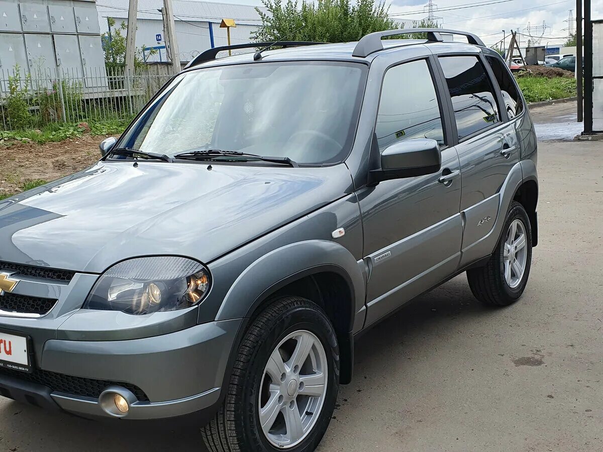 Нива шевроле цена фото бу Купить б/у Chevrolet Niva I Рестайлинг 1.7 MT (80 л.с.) 4WD бензин механика в Мо