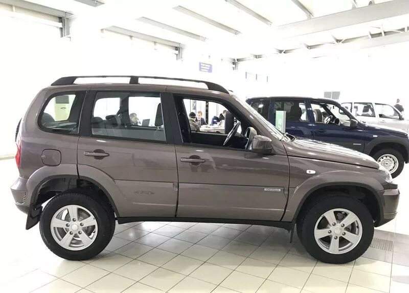 Нива шевроле цвета фото Купить Chevrolet Niva 2015 в Днепре, 2995$ Шевроле Нива на AUTO24.org 18840495