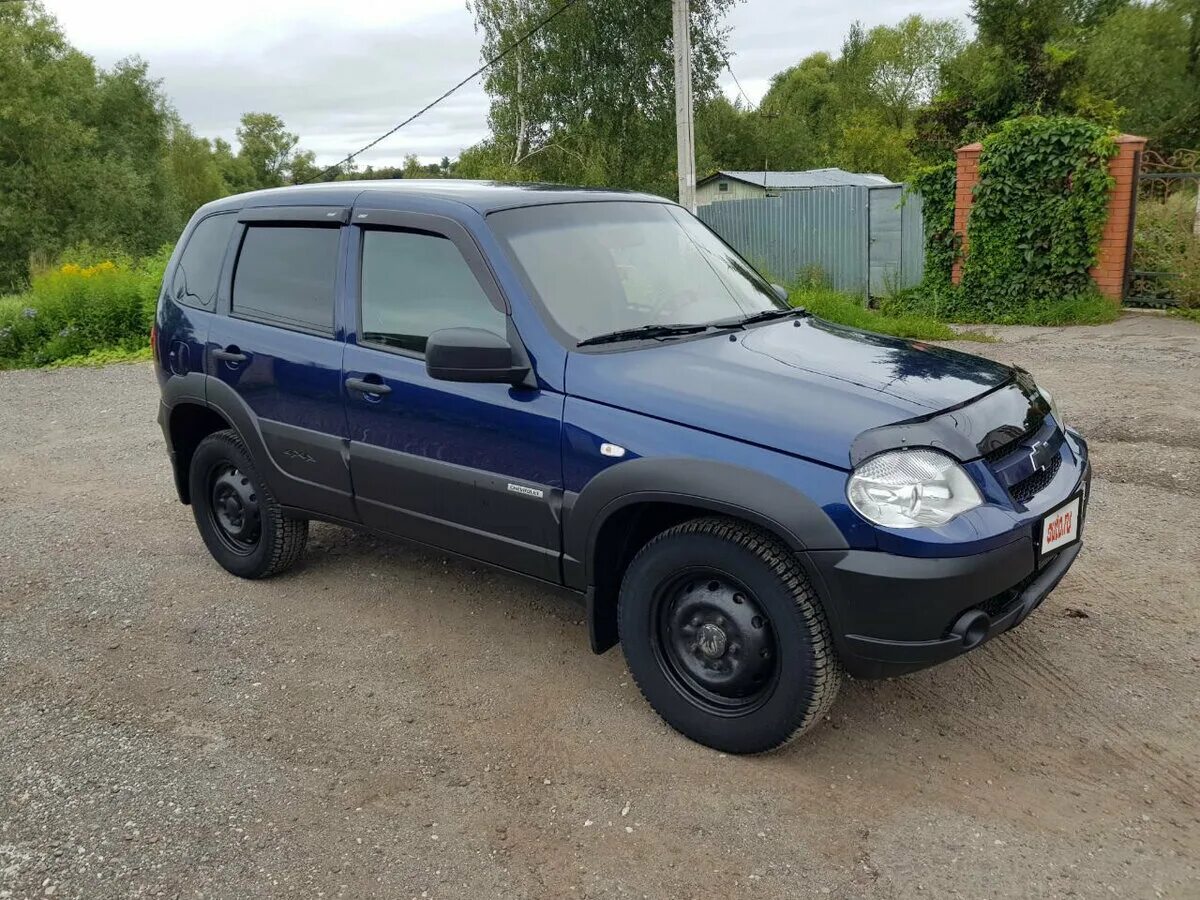 Нива шевроле цвета фото Купить б/у Chevrolet Niva I Рестайлинг 1.7 MT (80 л.с.) 4WD бензин механика во В