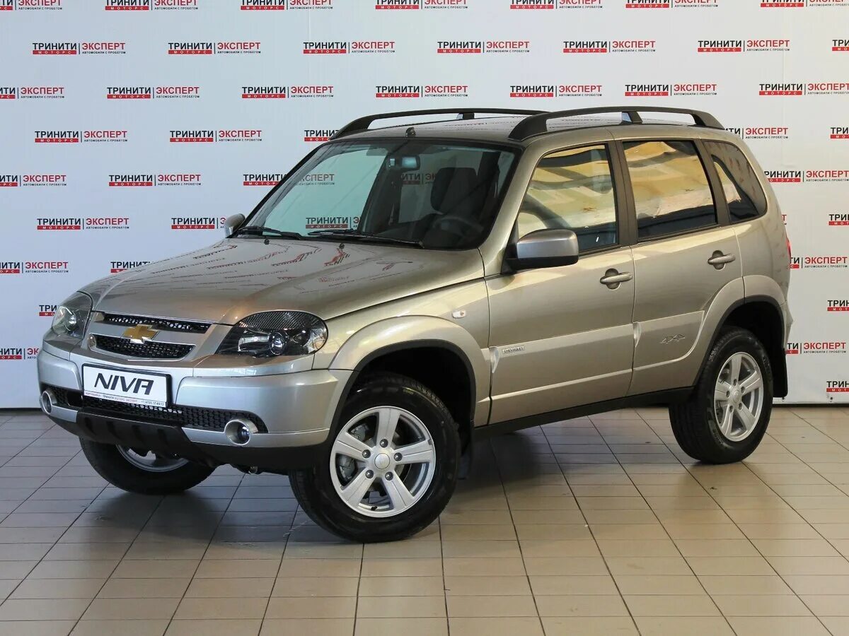 Нива шевроле цвета фото Купить новый Chevrolet Niva I Рестайлинг 1.7 MT (80 л.с.) 4WD бензин механика в 