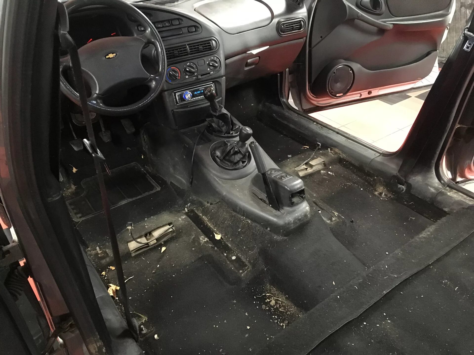 Нива шевроле тоннель пола тюнинг Шумоизоляция пола - Chevrolet Niva GLX, 1,8 л, 2007 года автозвук DRIVE2