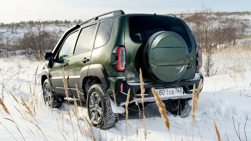Нива шевроле тревел фото Возвращение Lada Niva Travel: известны официальные цены комплектаций внедорожник