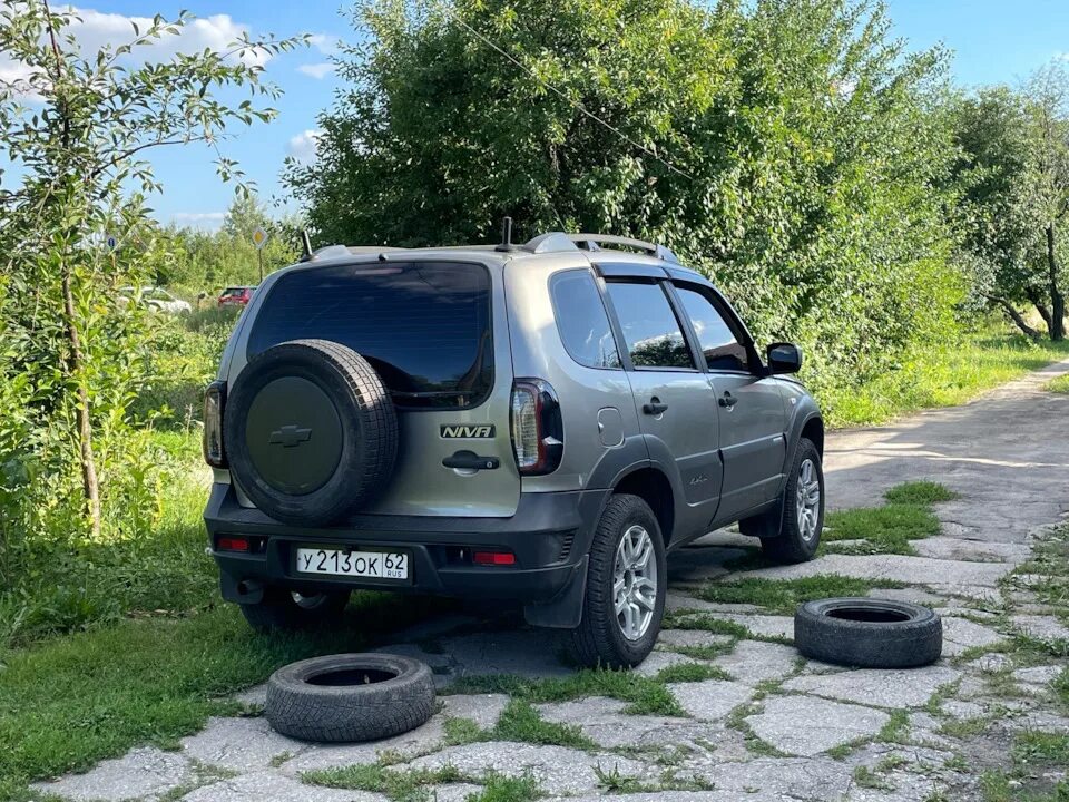 Нива шевроле тревел фото 10. Фонари от Niva Travel и ещё больше музыки. - Chevrolet Niva GLX, 1,7 л, 2010