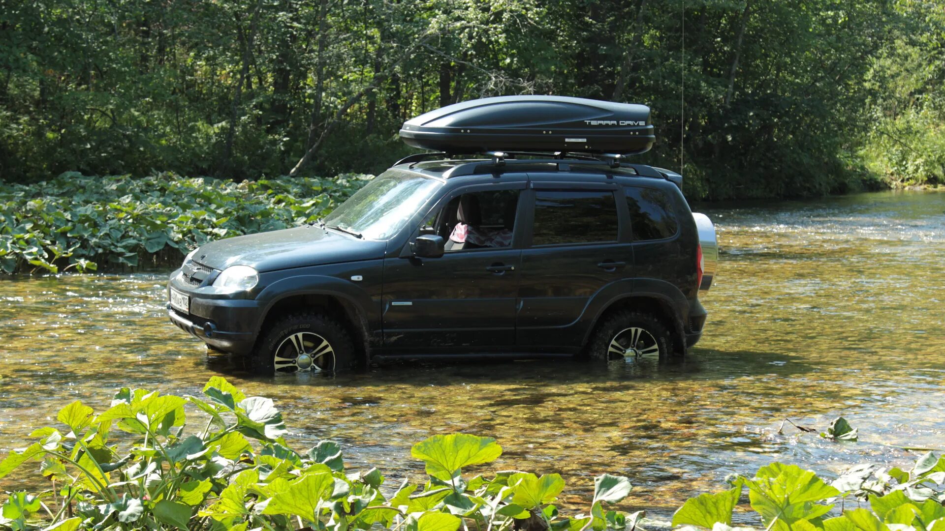 Нива шевроле тюнинг для путешествий Chevrolet Niva 1.7 бензиновый 2011 Тёмносиний астероид на DRIVE2