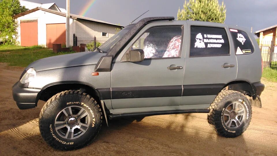 Нива шевроле в рапторе фото Ржавчина заднего крыла изнутри. - Chevrolet Niva, 1,7 л, 2006 года кузовной ремо