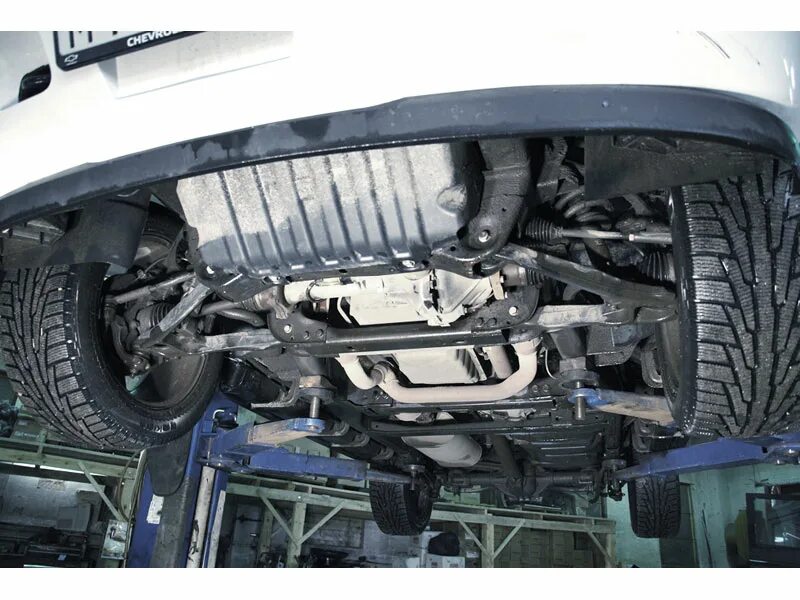 Нива шевроле вид снизу фото АВТОМОБИЛИ ВНЕДОРОЖНИКИ ТЕСТ Chevrolet Tahoe 2011