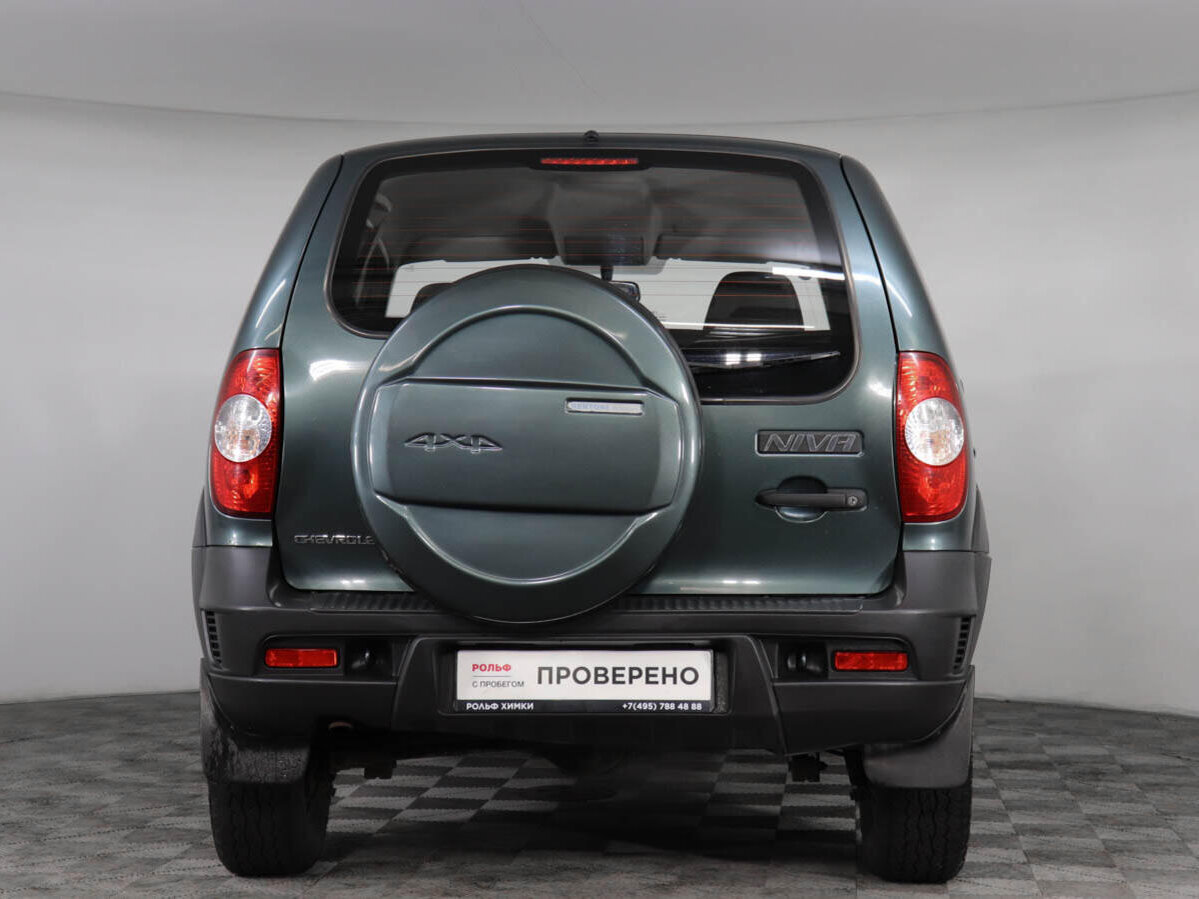 Нива шевроле вид сзади фото Купить б/у Chevrolet Niva I Рестайлинг 1.7 MT (80 л.с.) 4WD бензин механика в Хи