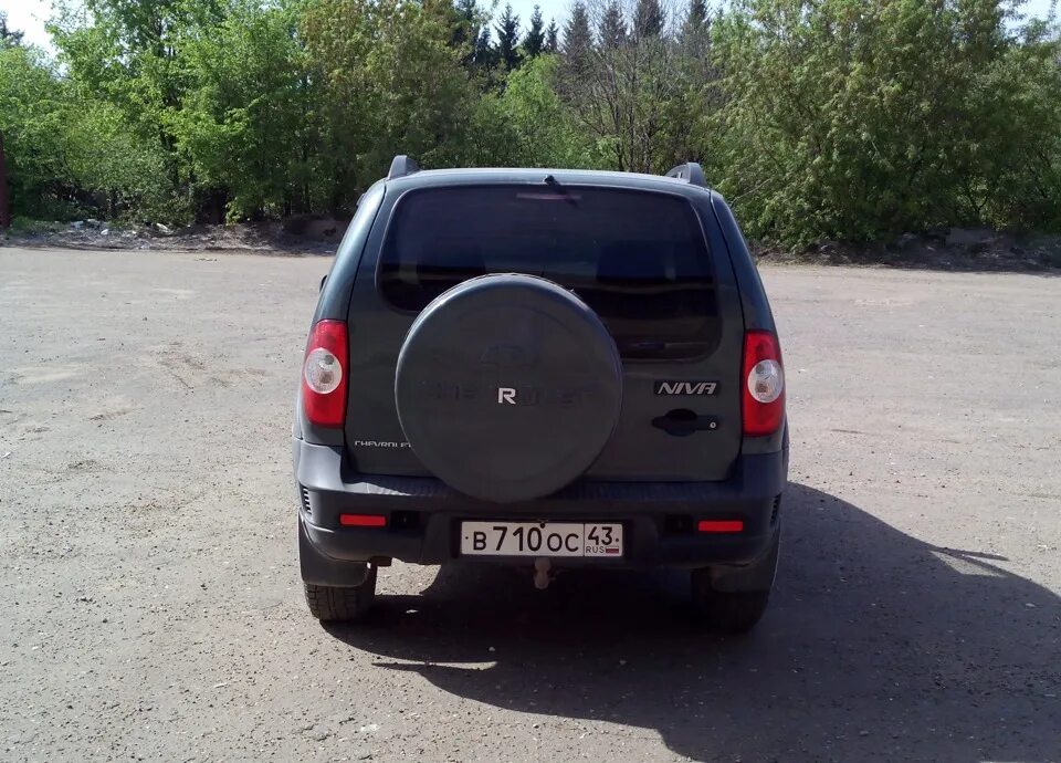 Нива шевроле вид сзади фото Рейлинги - Chevrolet Niva, 1,7 л, 2011 года аксессуары DRIVE2