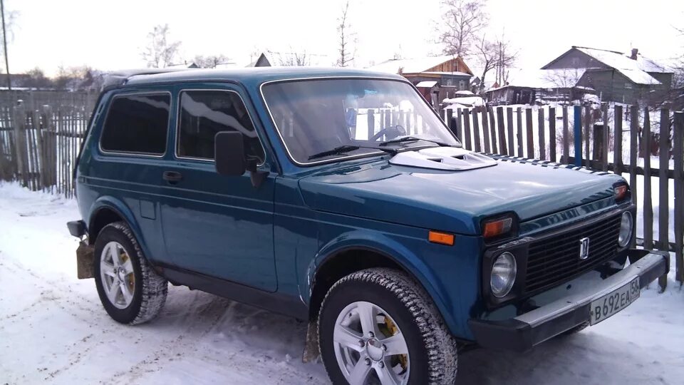 Нива синего цвета фото Lada 4x4 3D 1.7 бензиновый 1999 синий металик "капри" на DRIVE2