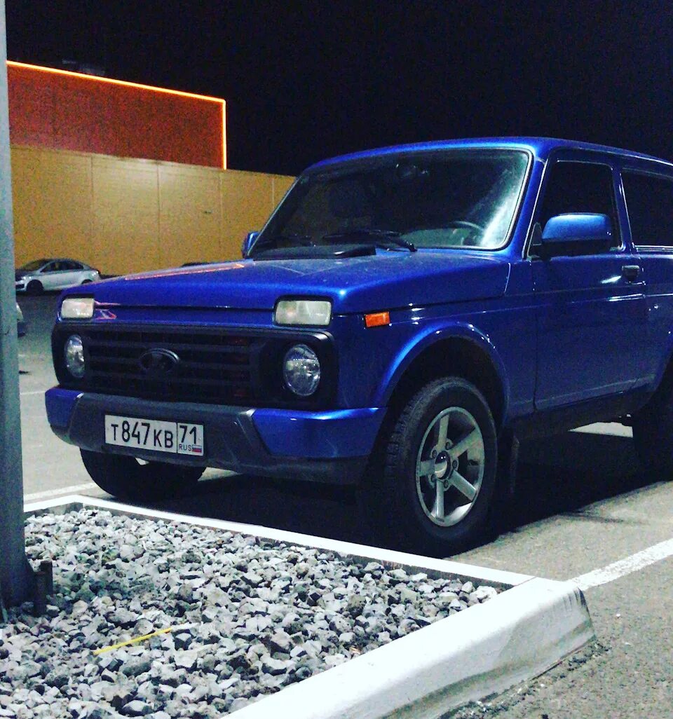 Нива синего цвета фото Обувка, наклейки, отписка людей - Lada 4x4 3D, 1,7 л, 2018 года просто так DRIVE