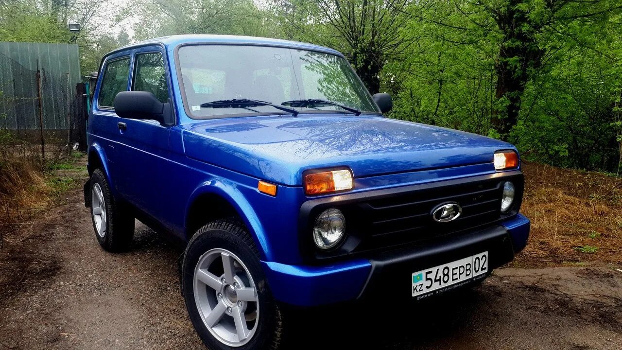 Нива синий металлик фото Lada 4x4 3D 1.7 бензиновый 2018 Синий URBAN на DRIVE2