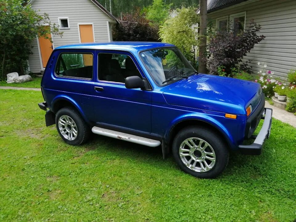 Нива синий металлик фото Т.О. 30000км - Lada 4x4 3D, 1,7 л, 2017 года плановое ТО DRIVE2