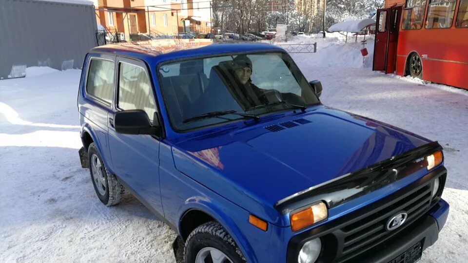 Нива синий металлик фото Lada 4x4 3D 1.7 бензиновый 2017 Голубая планета на DRIVE2