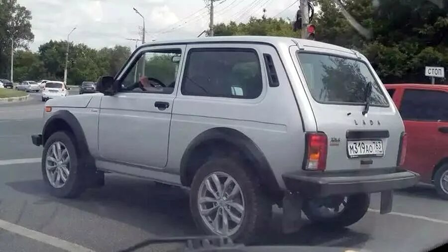 Нива спорт 2024 фото салона АвтоВАЗ приступил к дорожным испытаниям предсерийной Lada Niva Sport Новости