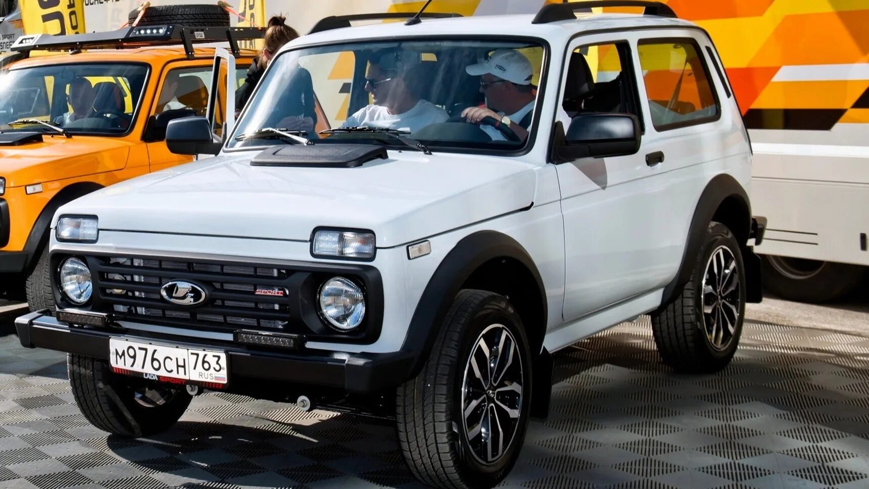 Нива спорт фото АвтоВАЗ показал серийный внедорожник Lada Niva Sport - Рамблер/авто